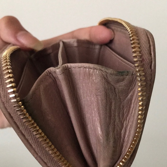 Miu Miu Matelasse Wallet complete w/ original box - Picture 4 of 6